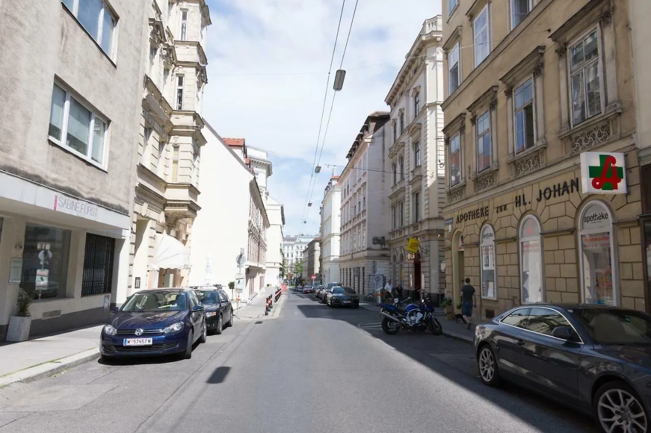 Modern Apartment At Rathaus Viena